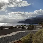 And The Ocean Appartement